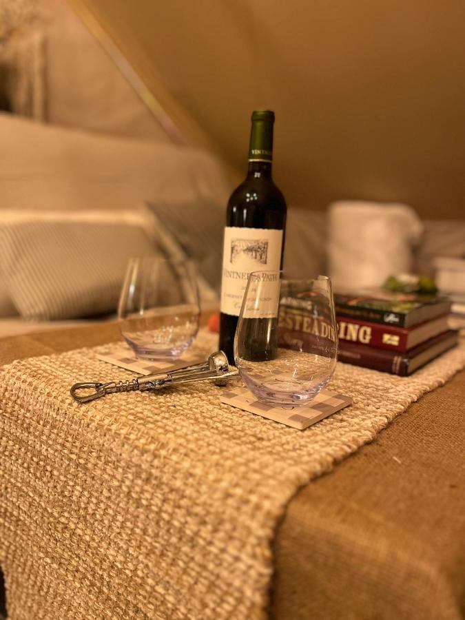 Shenandoah Valley Glamping - Amazing Views - Farm Luxury tent Edinburg